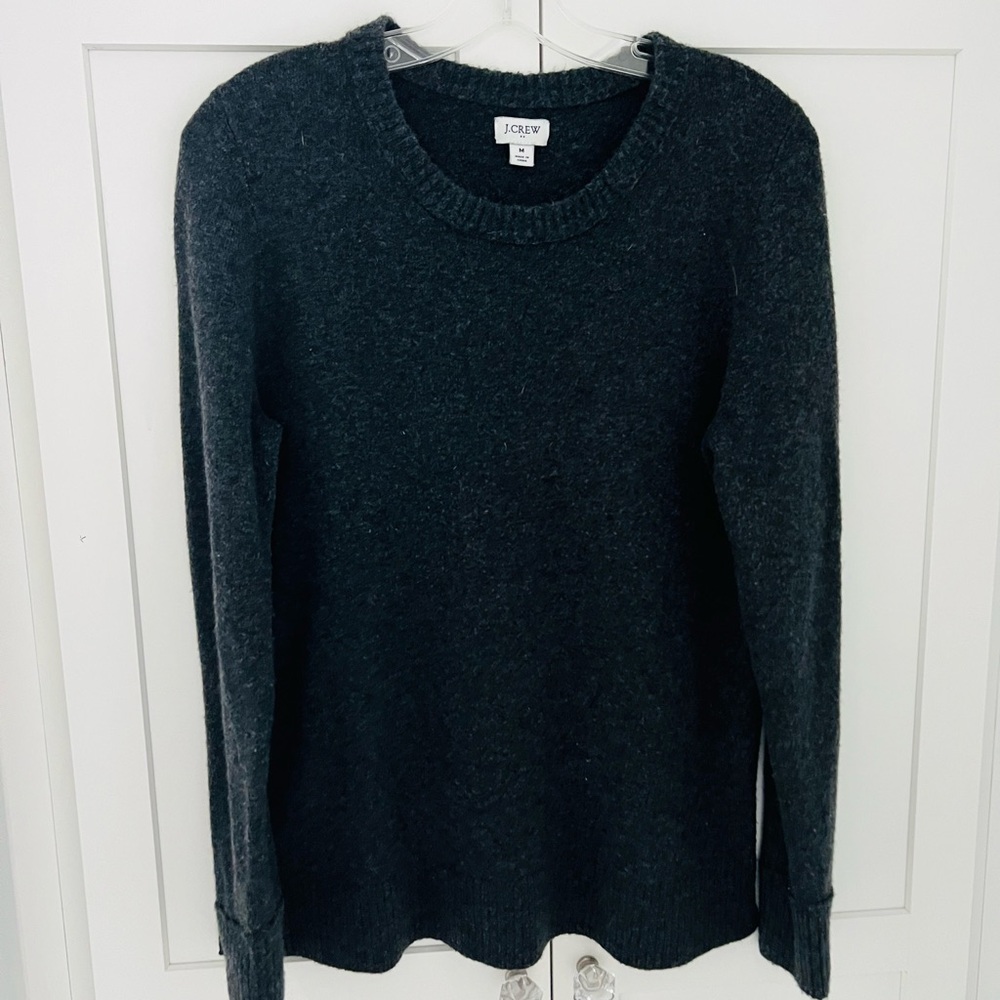 J Crew Women's Crewneck sweater in extra-soft yarn AC625 Size Med Charcoal Grey